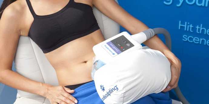 Séance de cryolipolyse avec Coolsculpting