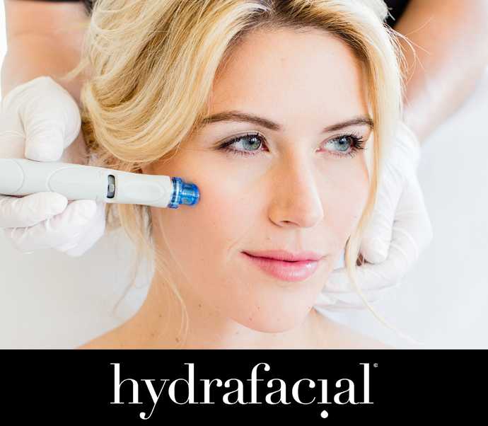 HydraFacial session at our practice in Paris