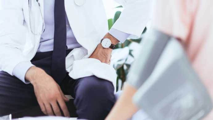 Private use of a plastic surgery practice in Paris for a discreet consultation