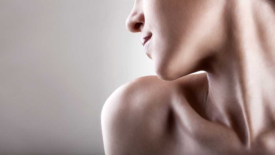 Rajeunissement du cou sans chirurgie avec de Botox