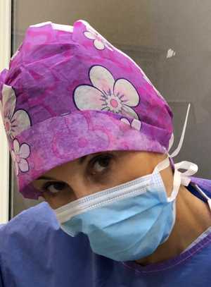 Isabelle, aide-opératoire du Dr Cédric Kron