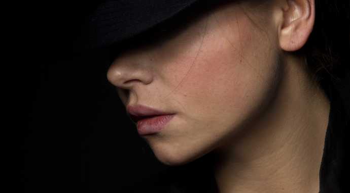For women, a width reduction of the jaw line should draw a soft curve from the earlobe to the chin.